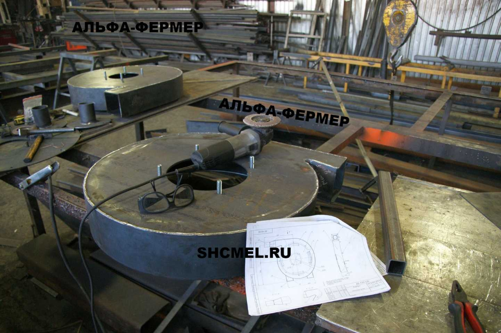 Роторная зернодробилка Шмель